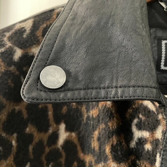 Guess Moto Jacket Faux Leather Cheetah Print Size Medium - Picture 5 of 11